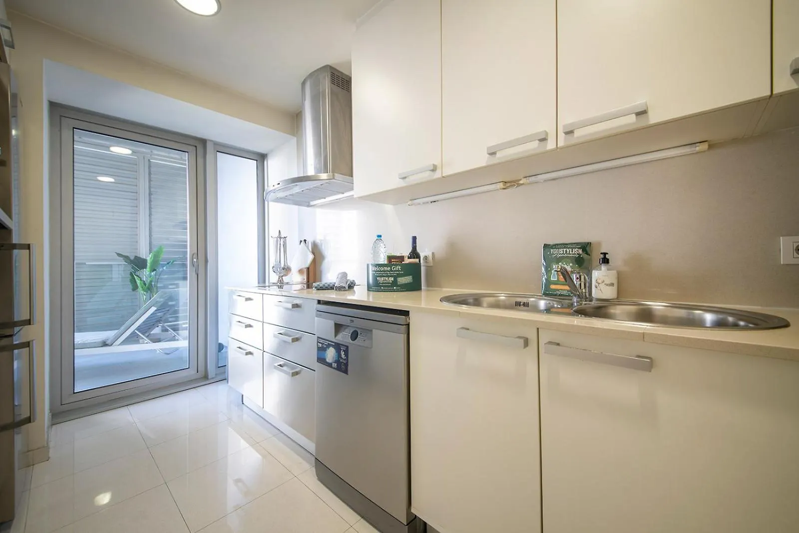 You Stylish Beach Apartments Barcelona