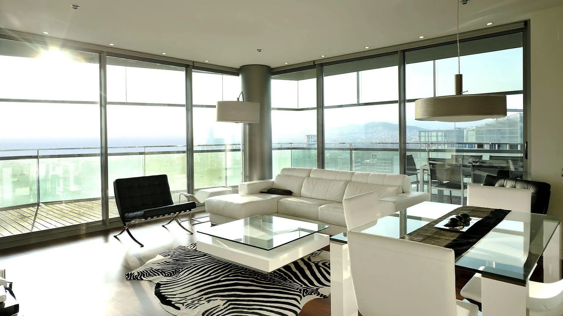 You Stylish Beach Apartments Barcelona